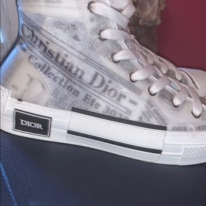 Selling Dior sneakers size 39